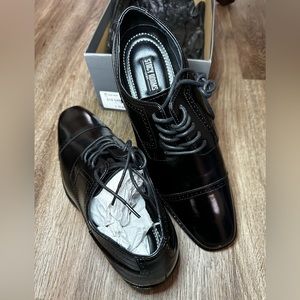 Stacy Adams Waltham Men’s  Leather Cap Toe Lace Oxford Dress Shoes, Size 8M